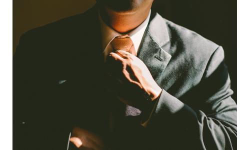 5 tipů, jak správně vybrat a nosit kravatu